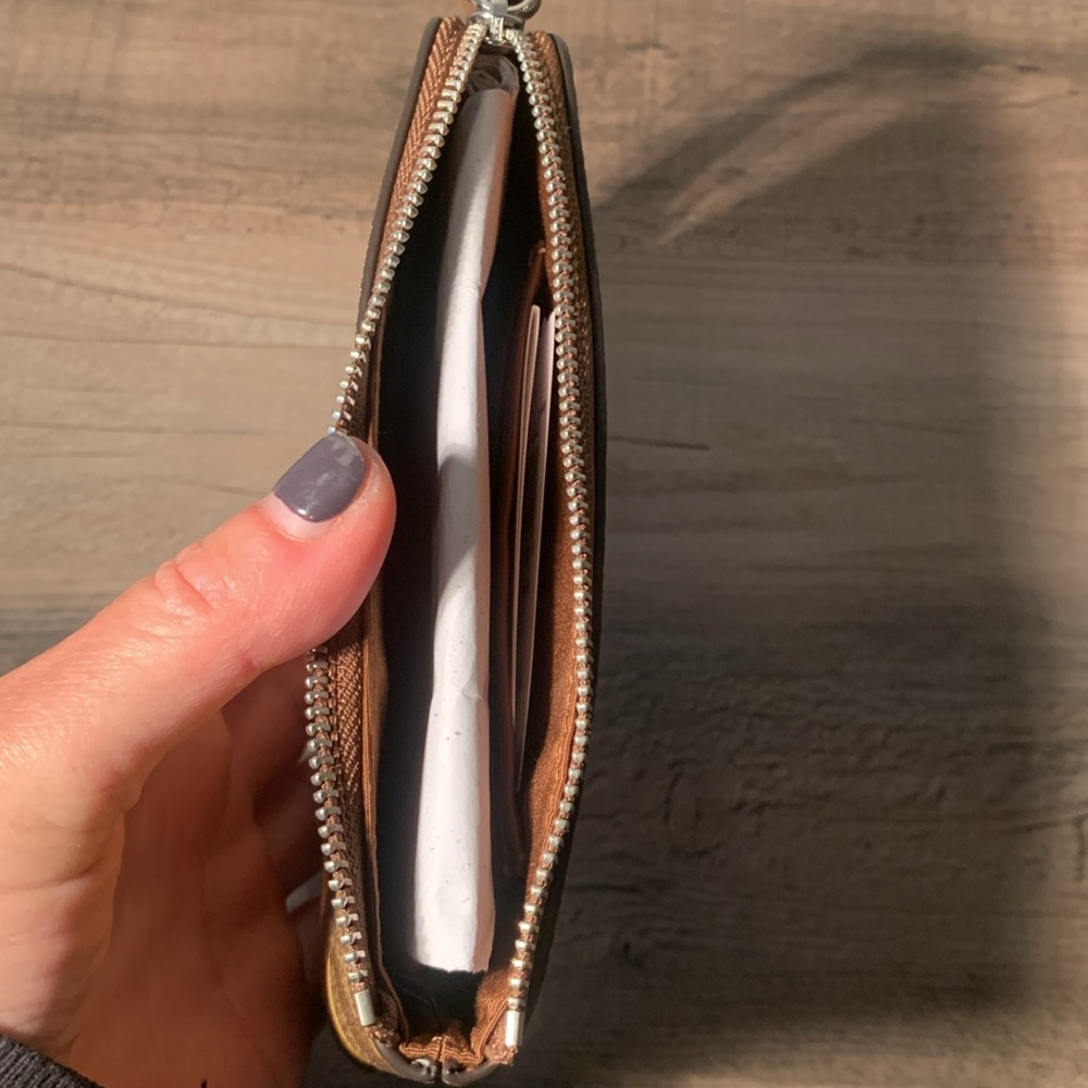 Coach corner zip wristlet - Picture 2 of 5